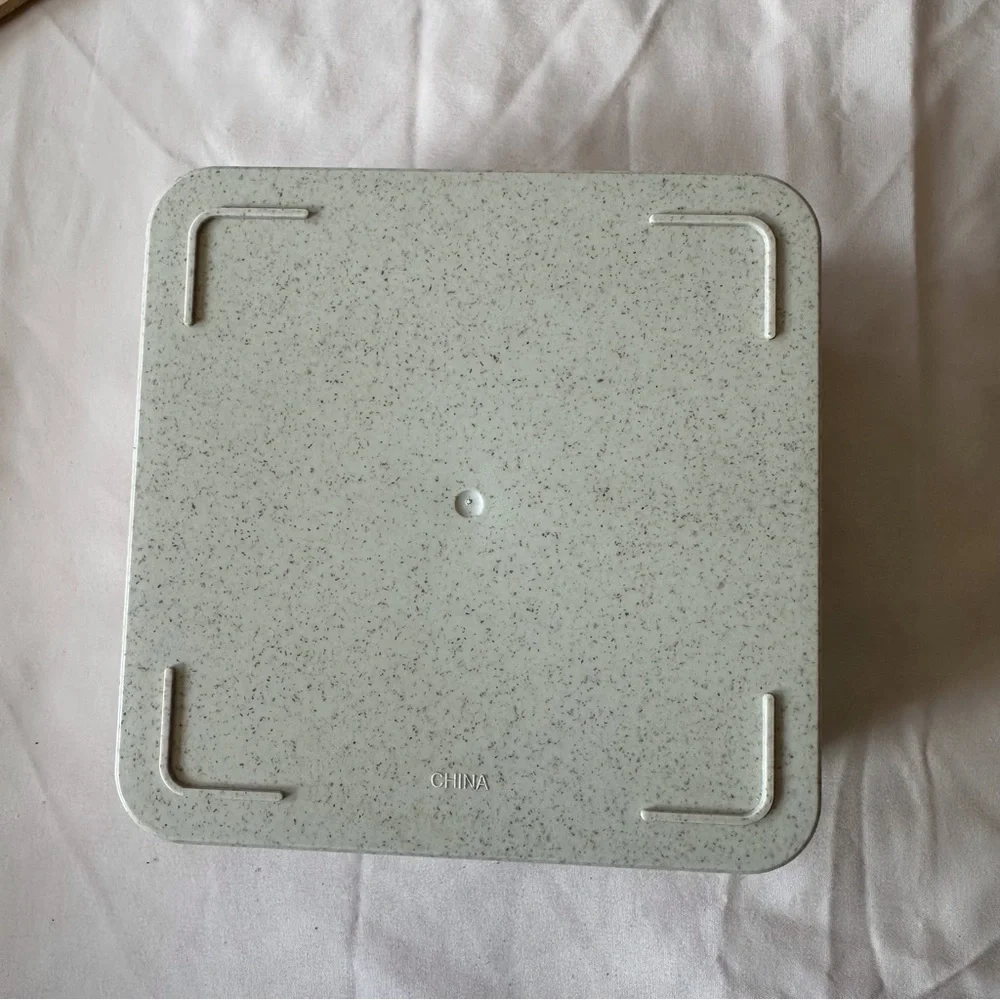 Food container with‎ wood lid, reusable utensils set and strap for closure